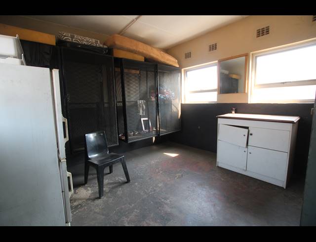 550M² WORKSHOP FOR SALE IN KNIGHTS